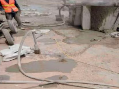 裕华水泥混凝土路面板底注浆技术 路面脱空注浆整治方案