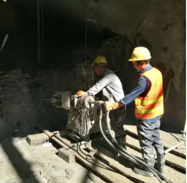 裕华水下抗分散灌浆料特点 水下不分散注浆料介绍